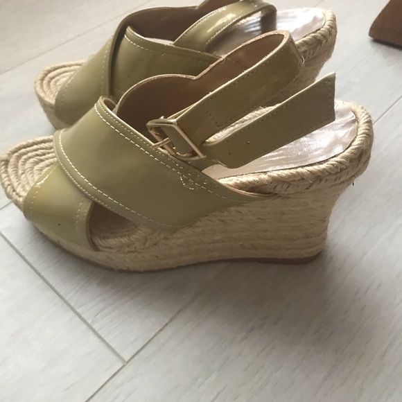 Sandals - Picture 2 of 4